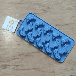 Wilton Level Up Gamer Silicone Candy Chocolate Ice Mold